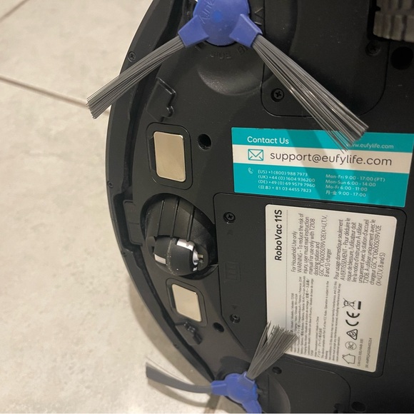 Eufy Robovac 🤖 - Picture 3 of 6